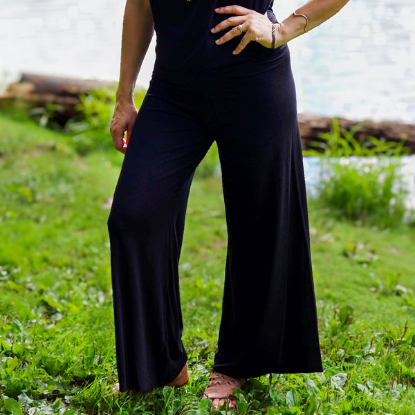 Dreaming Goddess Wide-Leg Pant in BLACK, Size SMALL